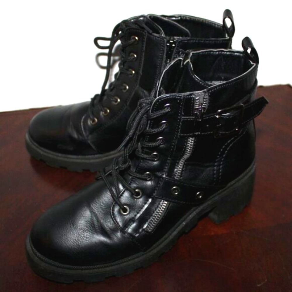 Florence Combat Boots Black Lug Sole Buckle 8.5